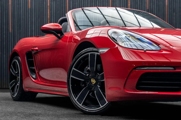 Vehicle Image 9