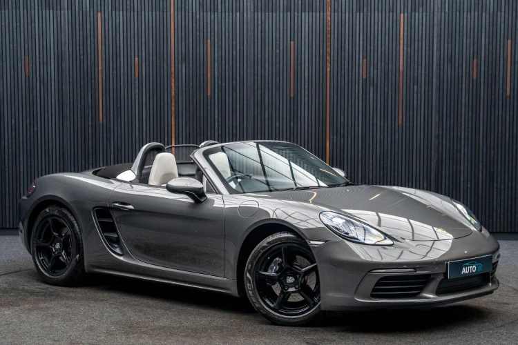 Vehicle Image 7