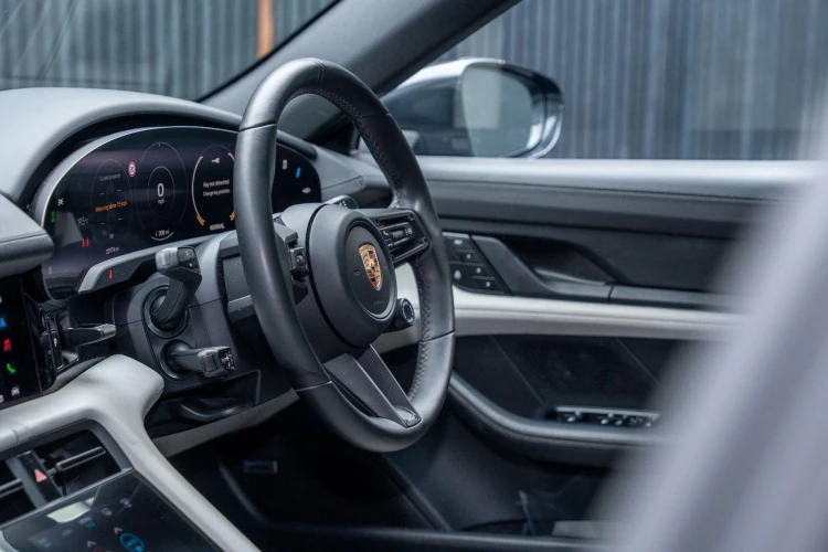 Vehicle Image 40