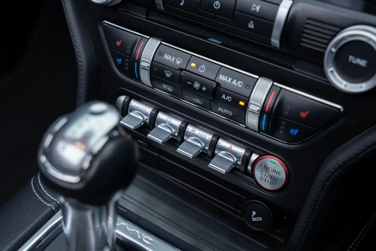 Vehicle Image 24
