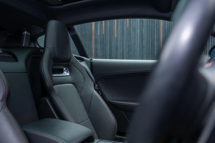 Vehicle Image 14