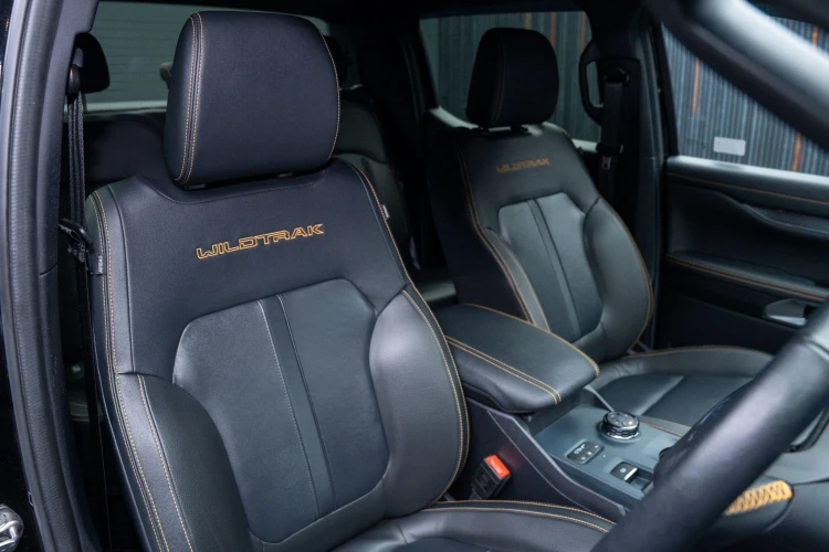 Vehicle Image 12
