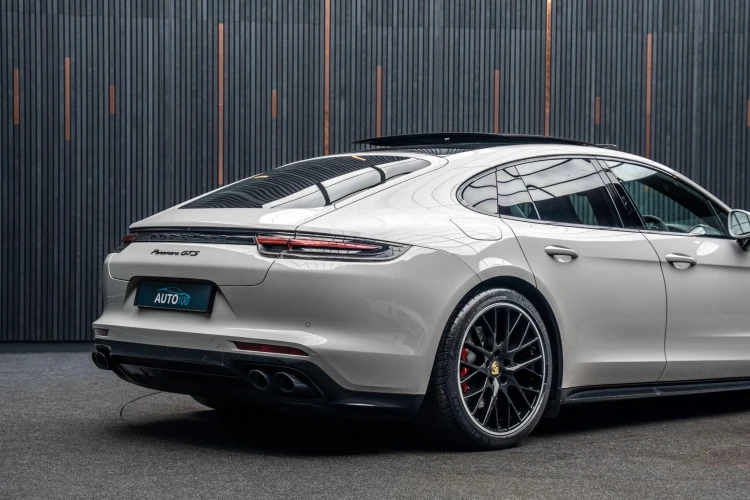 Vehicle Image 24