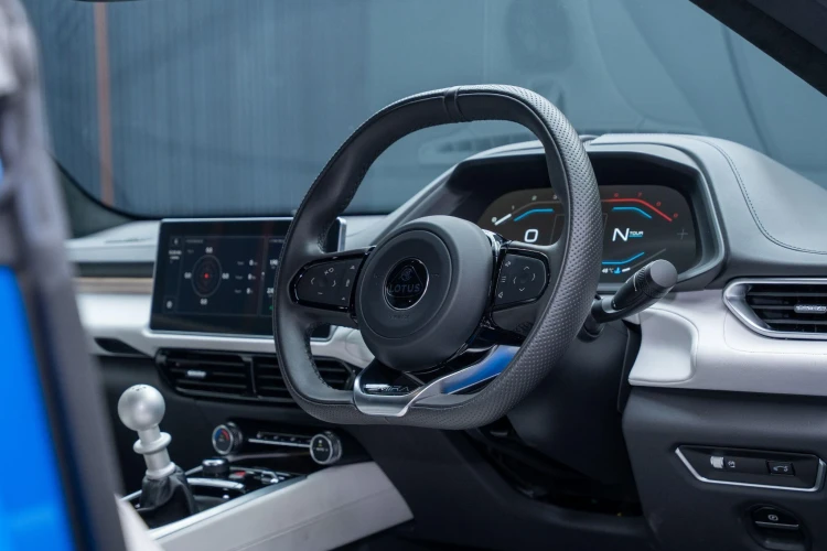 Vehicle Image 4