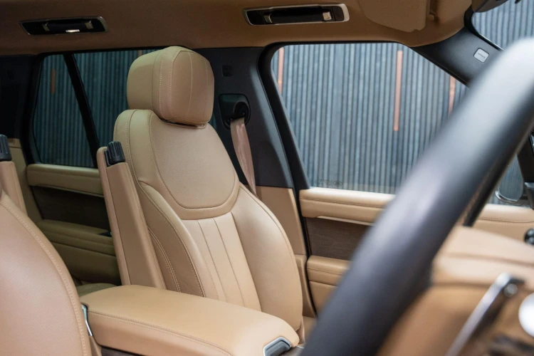 Vehicle Image 30