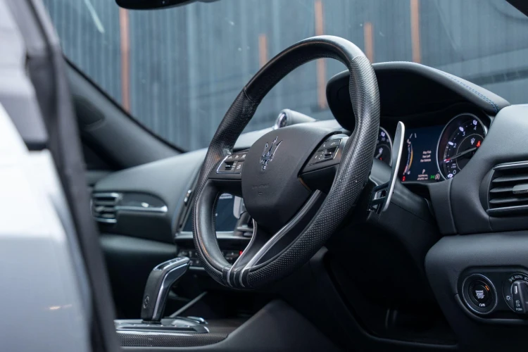 Vehicle Image 21