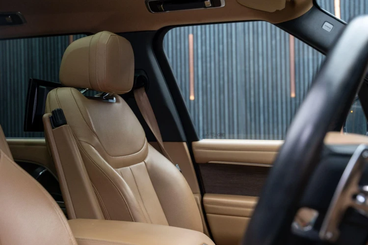Vehicle Image 30