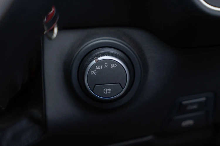 Vehicle Image 32