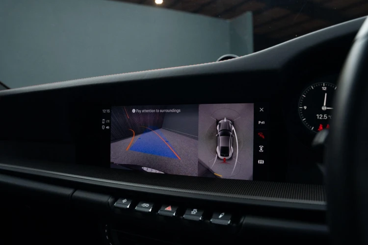 Vehicle Image 10