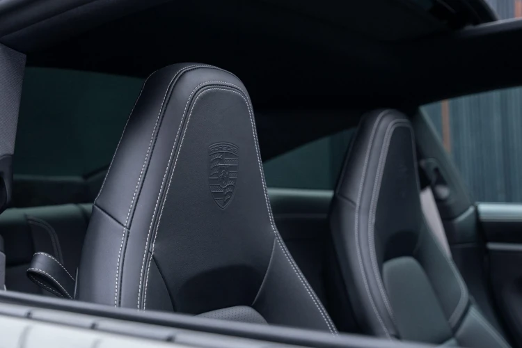 Vehicle Image 30