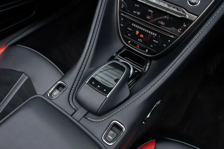 Vehicle Image 30