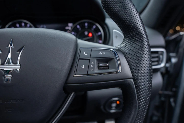 Vehicle Image 19