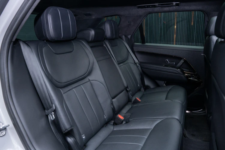 Vehicle Image 13