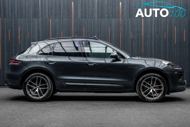 Vehicle Image 15
