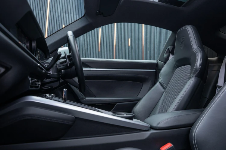 Vehicle Image 36