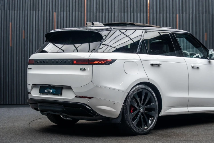 Vehicle Image 21