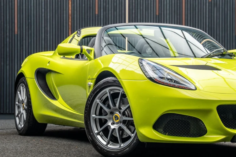 Vehicle Image 11