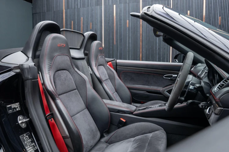 Vehicle Image 37
