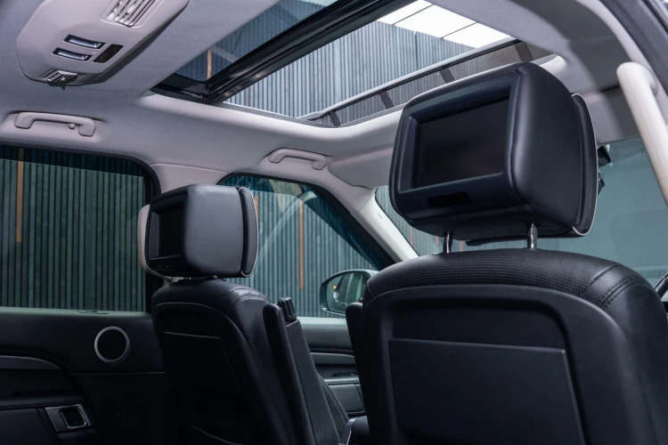 Vehicle Image 6