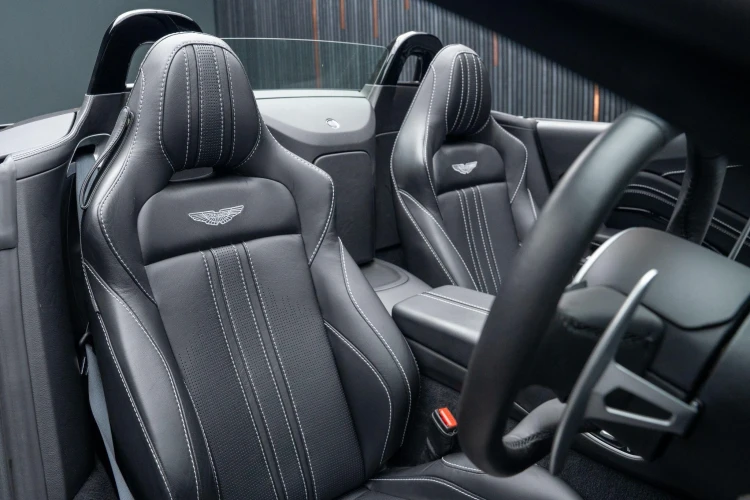 Vehicle Image 12