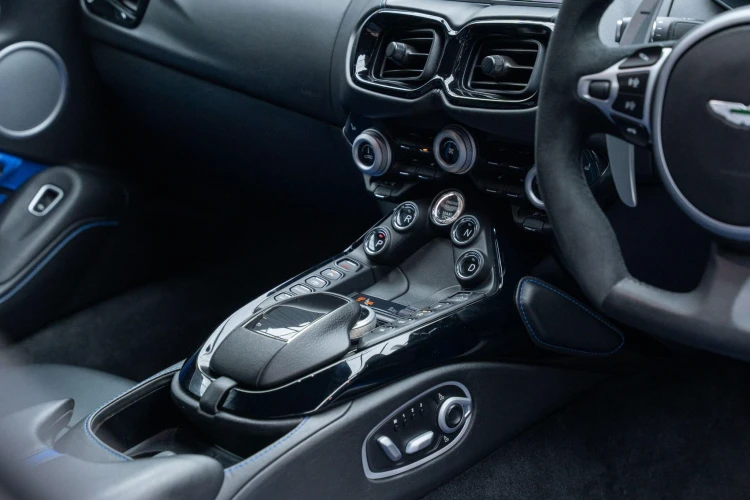 Vehicle Image 30