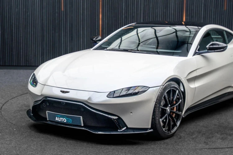 Vehicle Image 8