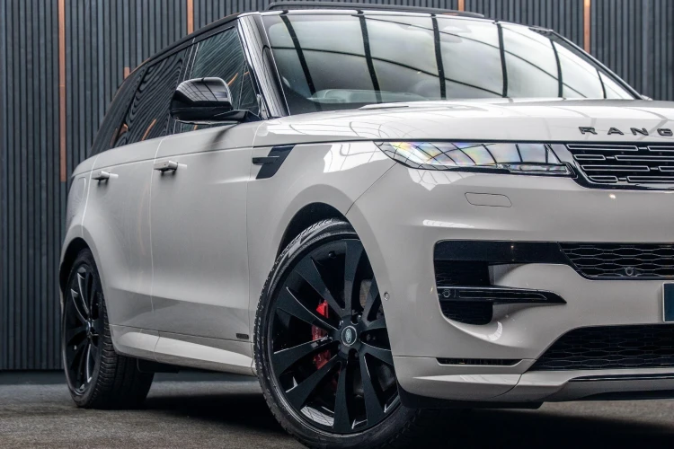 Vehicle Image 7