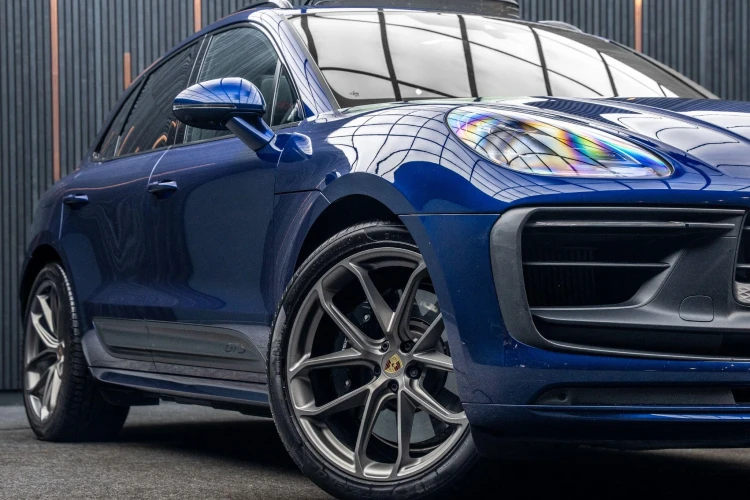 Vehicle Image 7