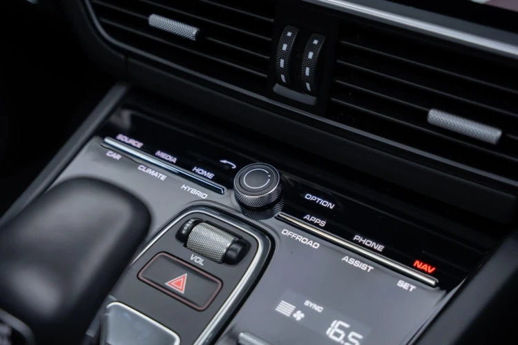Vehicle Image 18