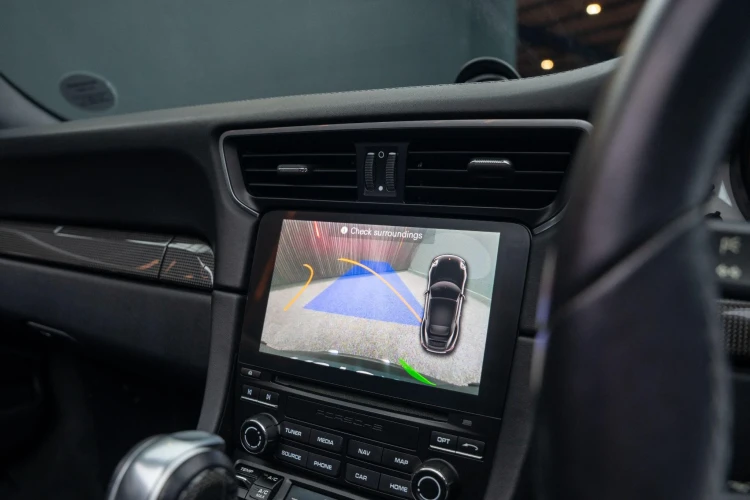 Vehicle Image 10