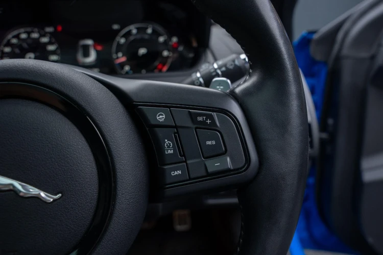 Vehicle Image 24