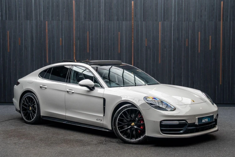 Vehicle Image 7