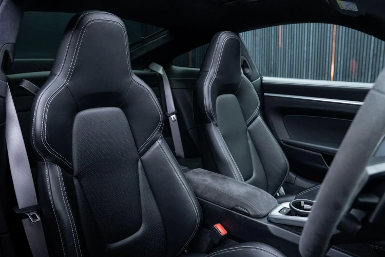 Vehicle Image 12