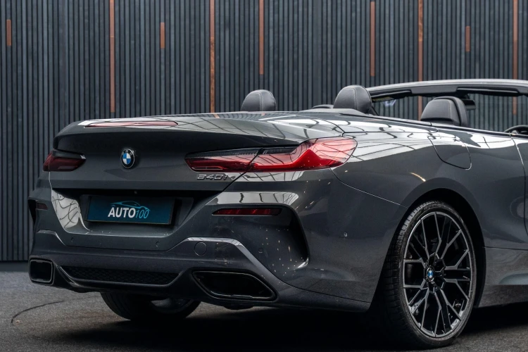 Vehicle Image 23