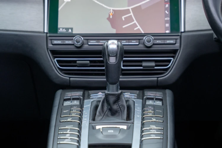 Vehicle Image 35
