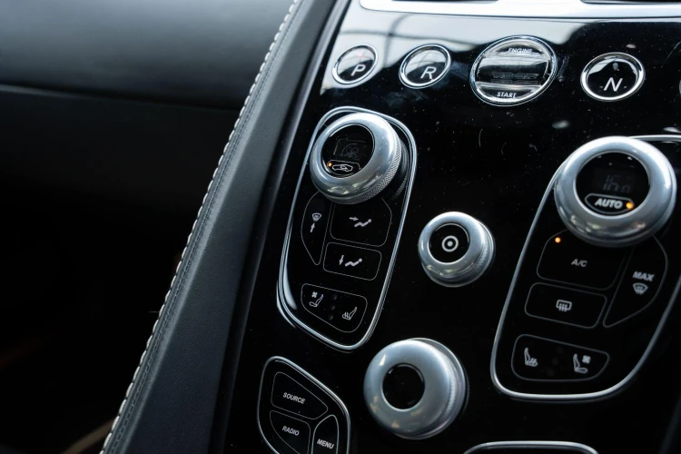 Vehicle Image 30