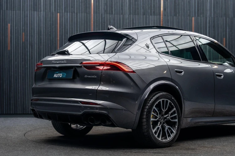 Vehicle Image 21