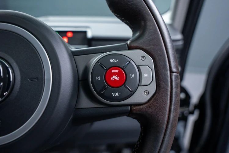 Vehicle Image 30