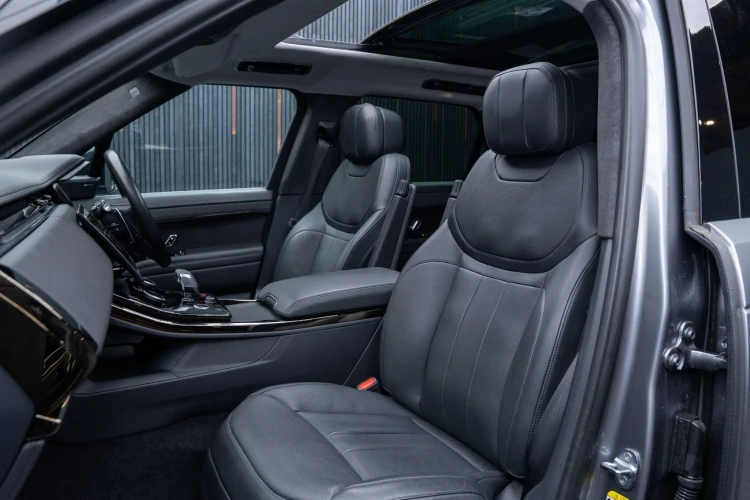 Vehicle Image 36