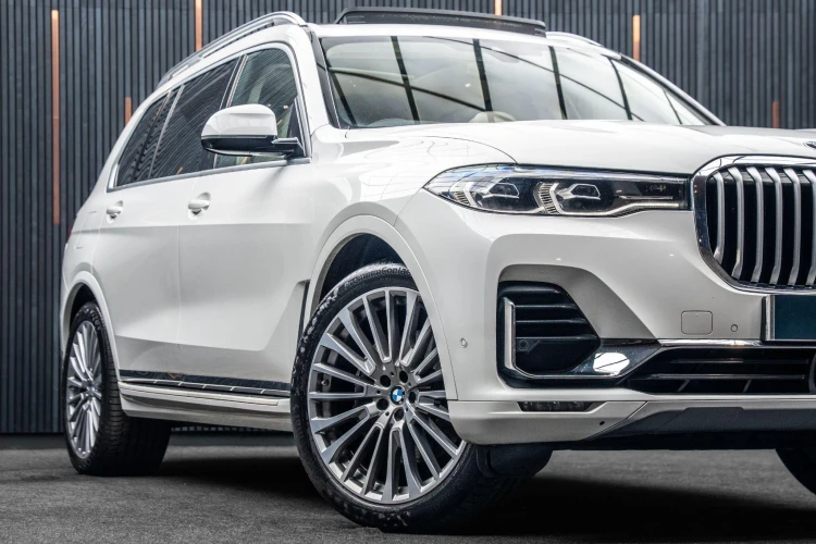Vehicle Image 7