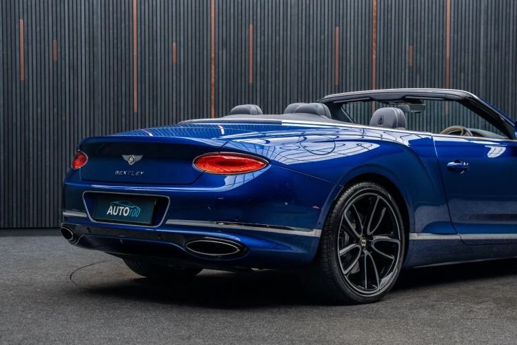 Vehicle Image 23