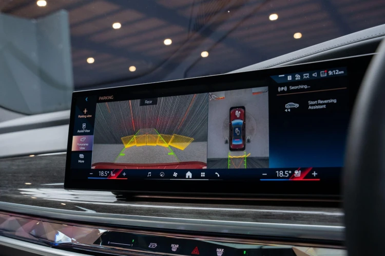 Vehicle Image 10