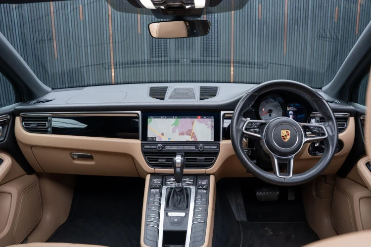 Vehicle Image 36