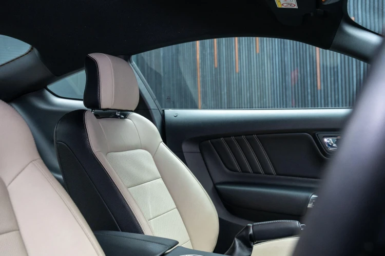 Vehicle Image 30