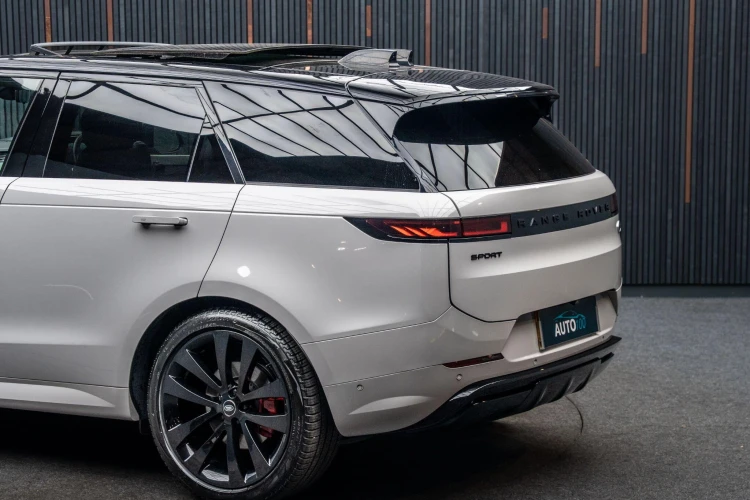 Vehicle Image 18