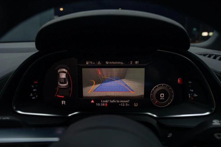 Vehicle Image 6