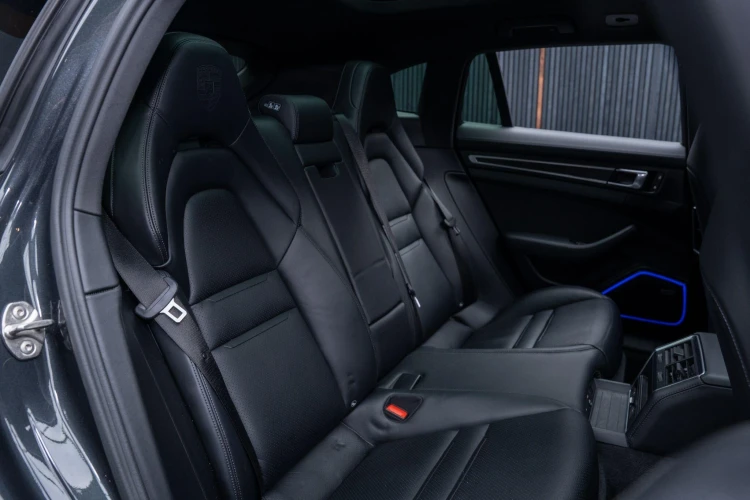 Vehicle Image 14