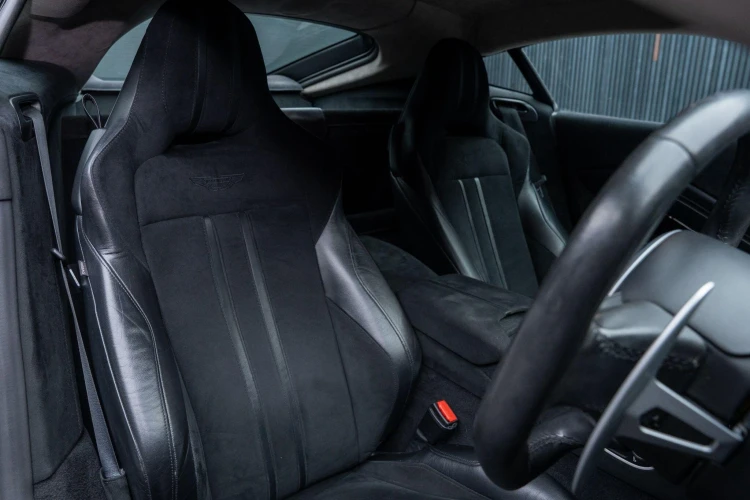Vehicle Image 12