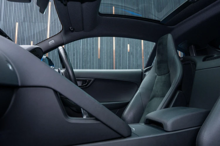 Vehicle Image 36