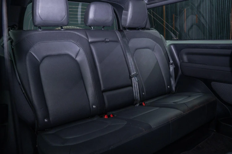 Vehicle Image 14